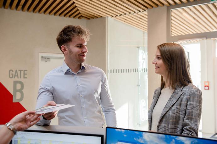 Imagen de los interiores del Hotel Airbase. Foto 18