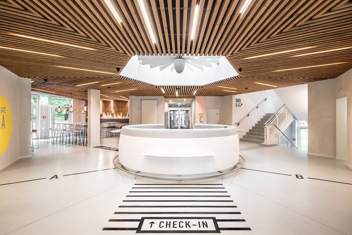 Imagen de los interiores del Hotel Airbase. Foto 19