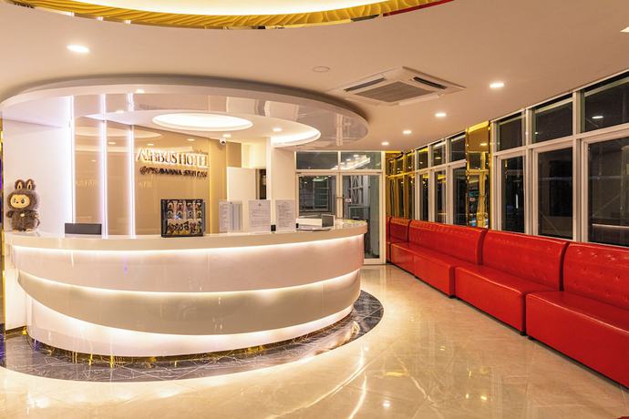 Imagen de los interiores del Hotel Airbus At Phawana Station. Foto 16