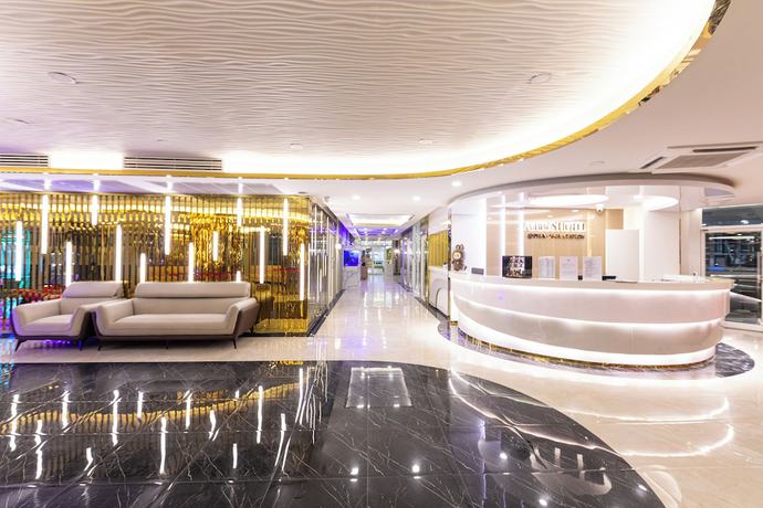 Imagen de los interiores del Hotel Airbus At Phawana Station. Foto 18