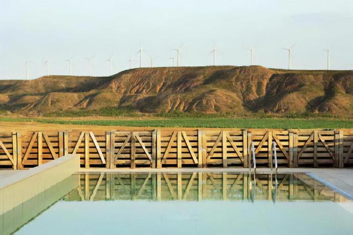 Imagen de la piscina del Hotel Aire De Bardenas. Foto 29