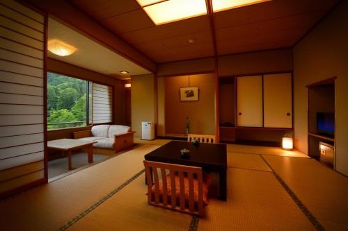 Imagen de la habitación del Hotel Airinkan. Foto 7