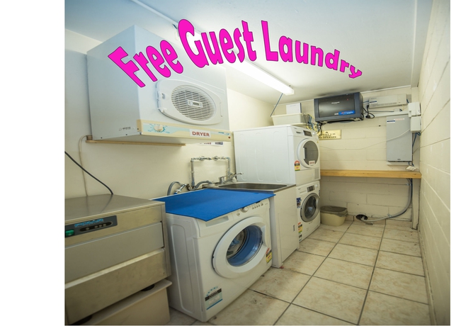 Imagen de los interiores del Hotel Airolodge International. Foto 15