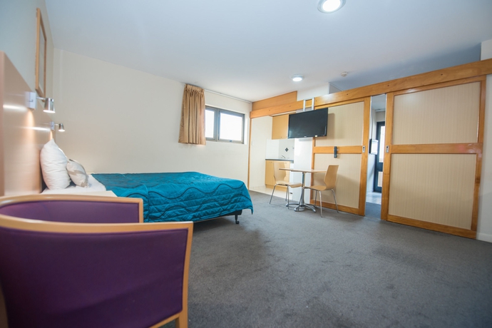 Imagen de la habitación del Hotel Airolodge International. Foto 9