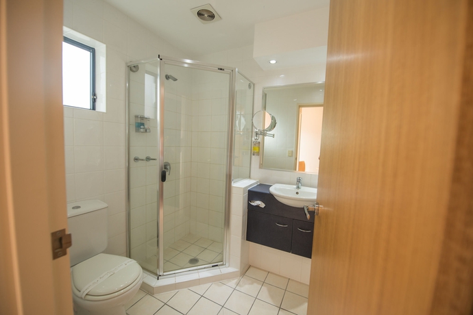 Imagen de la habitación del Hotel Airolodge International. Foto 14