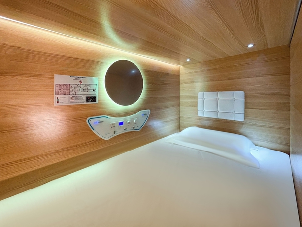 Imagen de la habitación del Hotel Airone Capsule. Foto 4