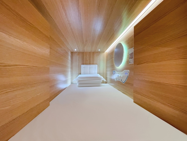 Imagen de la habitación del Hotel Airone Capsule. Foto 5