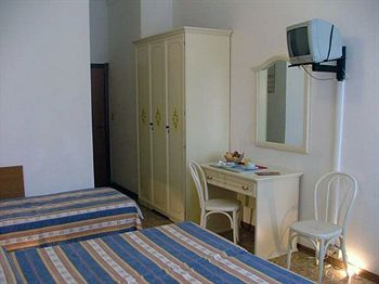 Imagen de la habitación del Hotel Airone, Florencia. Foto 5