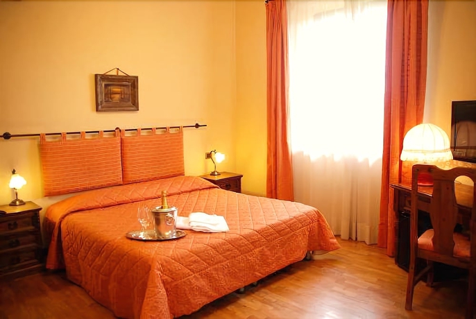 Imagen de la habitación del Hotel Airone Pisa Park. Foto 15