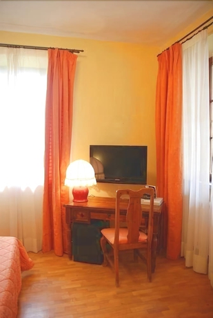 Imagen de la habitación del Hotel Airone Pisa Park. Foto 17