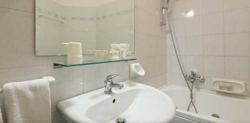 Imagen de la habitación del Hotel Airone, Rimini. Foto 16