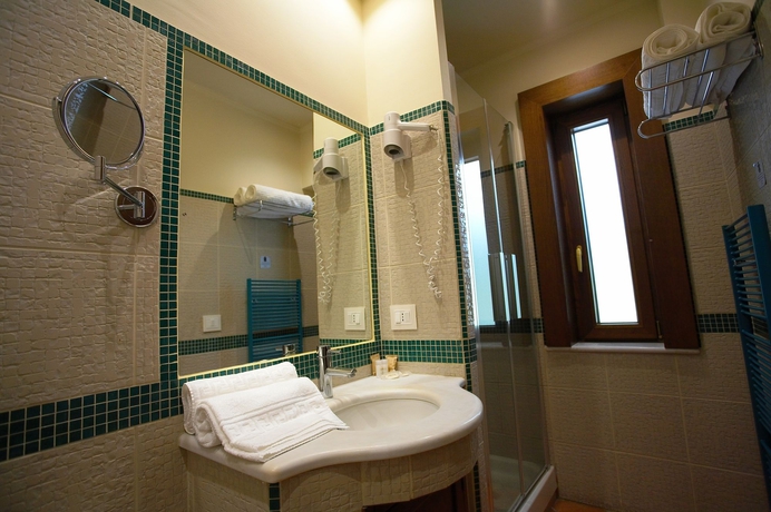 Imagen de la habitación del Hotel Airone Wellness. Foto 10