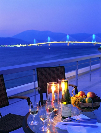 Imagen de la piscina del Hotel Airotel Achaia Beach. Foto 15