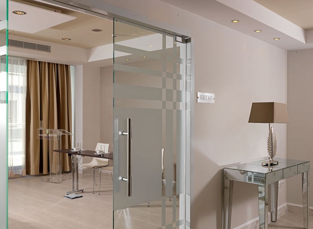 Imagen de los interiores del Hotel Airotel Galaxy. Foto 16