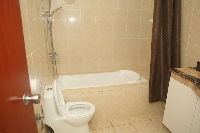 Imagen de la habitación del Hotel Airport Ace. Foto 6