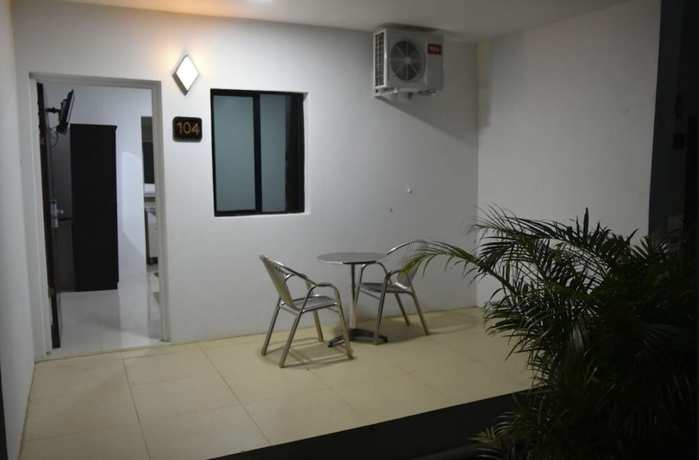Imagen de la habitación del Hotel Airport Ace. Foto 9
