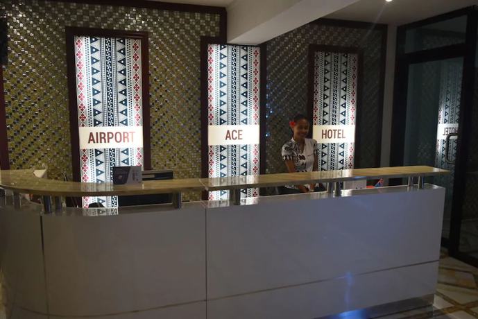 Imagen de los interiores del Hotel Airport Ace. Foto 19