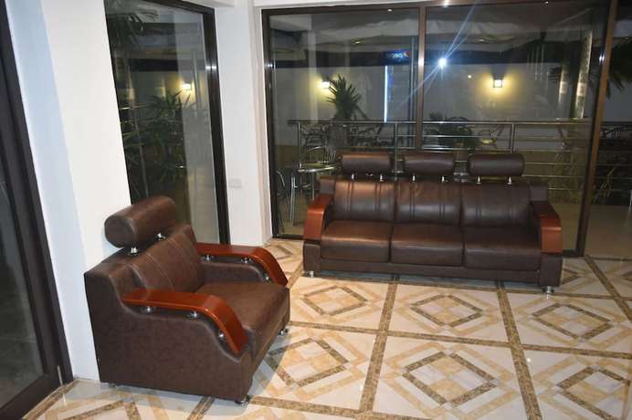 Imagen de los interiores del Hotel Airport Ace. Foto 20