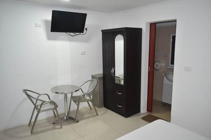 Imagen de la habitación del Hotel Airport Ace. Foto 13