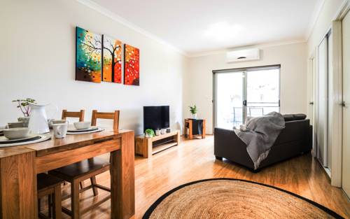 Imagen de la habitación del Hotel Airport Apartments By Vetroblu. Foto 4