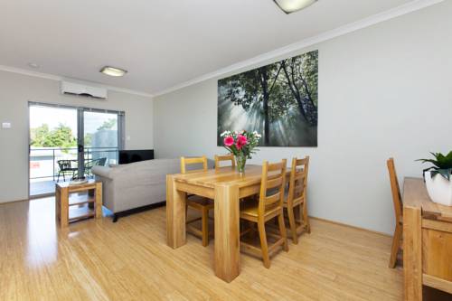 Imagen de la habitación del Hotel Airport Apartments By Vetroblu. Foto 5
