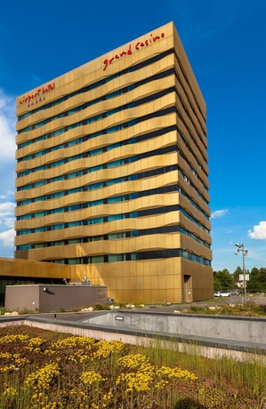 Imagen de los exteriores del Hotel Airport Basel. Foto 11