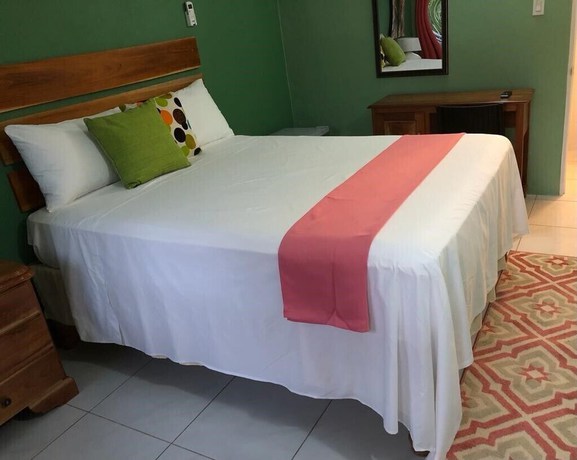 Imagen de la habitación del Hotel Airport Beach, Montego Bay. Foto 14