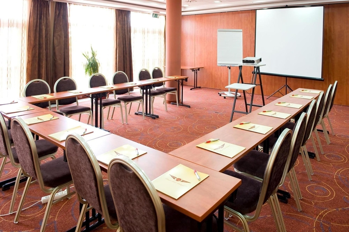 Imagen de los interiores del Hotel Airport Budapest. Foto 15