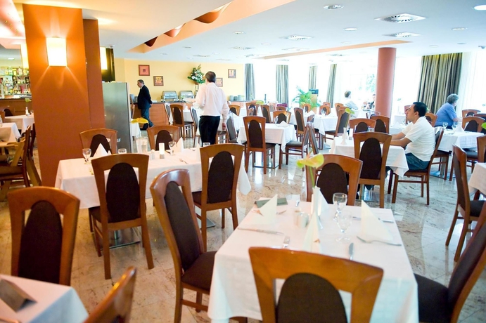 Imagen del bar/restaurante del Hotel Airport Budapest. Foto 4