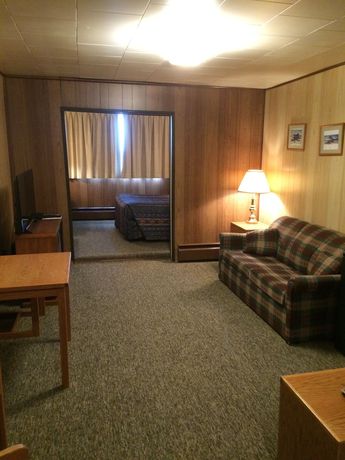 Imagen de los interiores del Hotel Airport Chalet. Foto 16