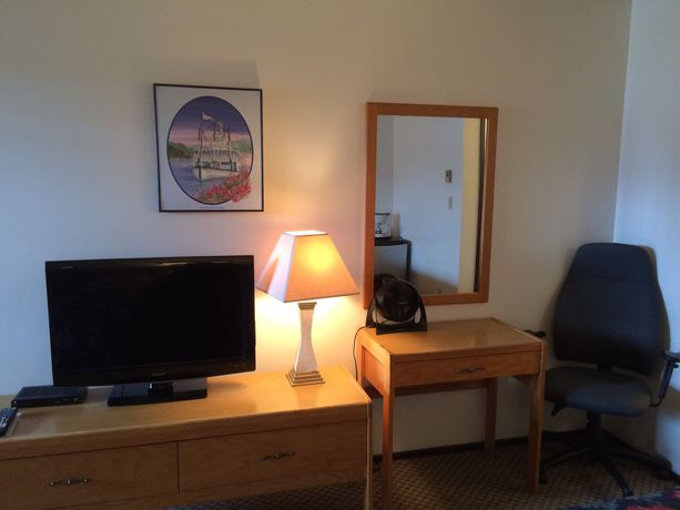 Imagen de la habitación del Hotel Airport Chalet. Foto 13