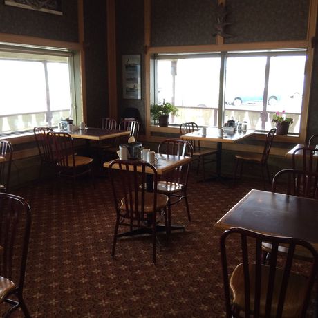 Imagen del bar/restaurante del Hotel Airport Chalet. Foto 6