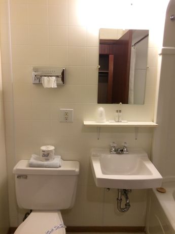 Imagen general del Hotel Airport Chalet. Foto 2