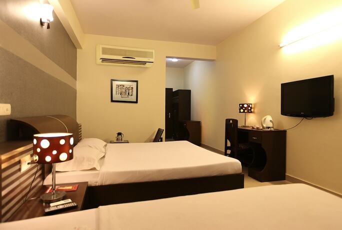 Imagen de la habitación del Hotel Airport City. Foto 19