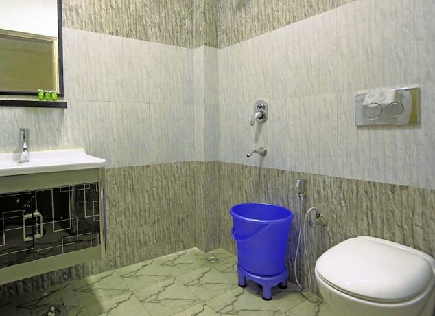 Imagen de la habitación del Hotel Airport City. Foto 21