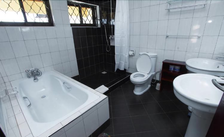 Imagen de la habitación del Hotel Airport Entebbe. Foto 9
