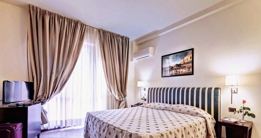Imagen de la habitación del Hotel Airport, Florencia. Foto 2