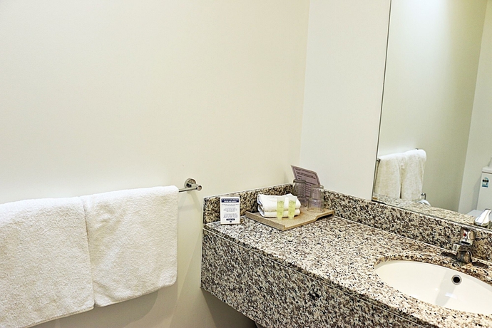 Imagen de la habitación del Hotel Airport Gateway. Foto 13