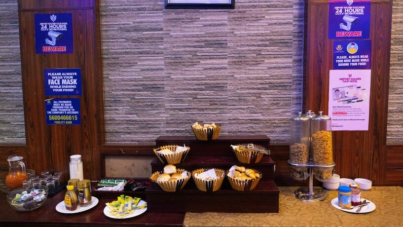 Imagen del bar/restaurante del Hotel Airport Golden Tulip.. Foto 13