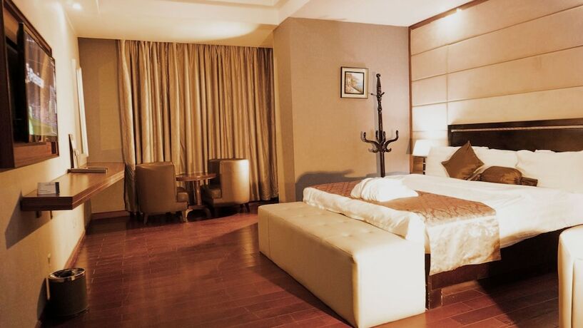 Imagen general del Hotel Airport Golden Tulip.. Foto 7