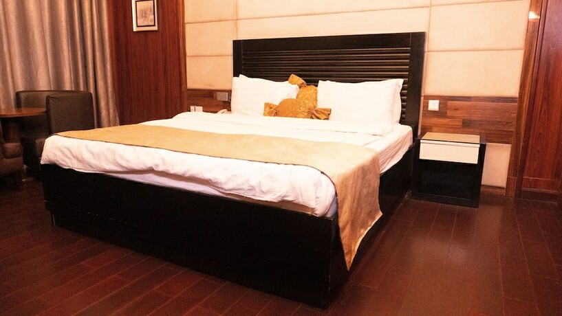 Imagen general del Hotel Airport Golden Tulip.. Foto 8