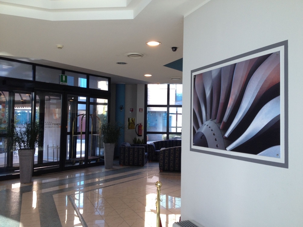 Imagen de los interiores del Hotel Airport, Grassobbio. Foto 15