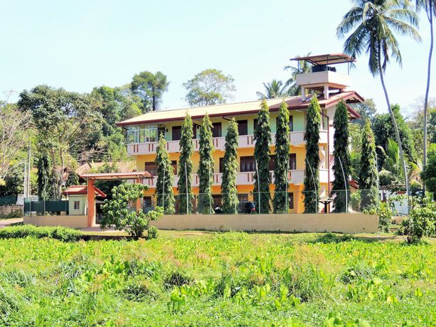 Imagen del bar/restaurante del Hotel Airport Green View Resort. Foto 3