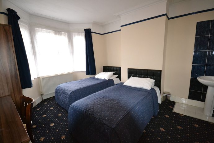 Imagen de la habitación del Hotel Airport Guest House, Colnbrook. Foto 3