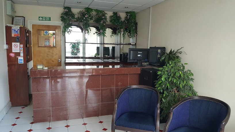 Imagen de los interiores del Hotel Airport Guest House, Colnbrook. Foto 17
