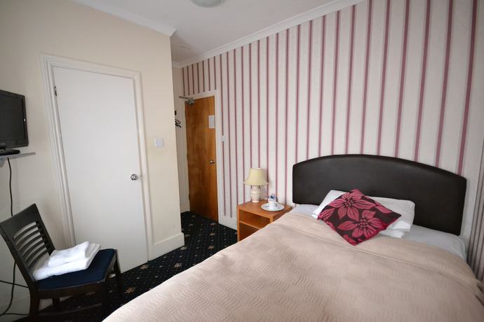 Imagen de la habitación del Hotel Airport Guest House, Colnbrook. Foto 15