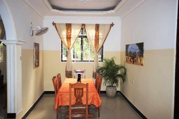 Imagen del bar/restaurante del Hotel Airport Guesthouse. Foto 4