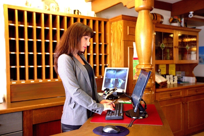 Imagen de los interiores del Hotel Airport Hotel Walldorf. Foto 18