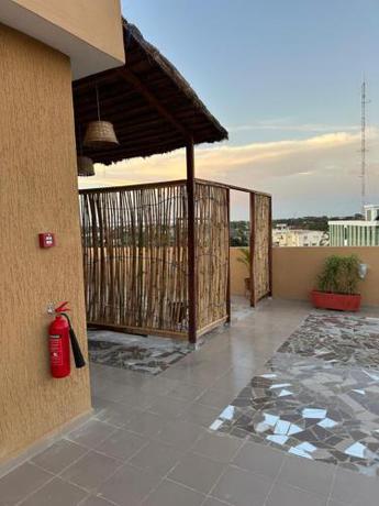 Imagen general del Hotel Airport INN, Lom&eacute;. Foto 8