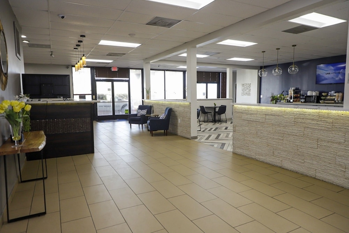 Imagen de los interiores del Hotel Airport Inn. Foto 19